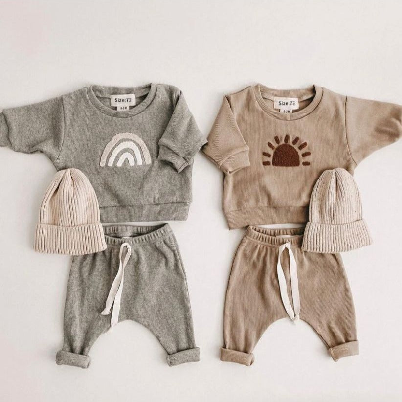 Baby clothes sun and rainbow design set