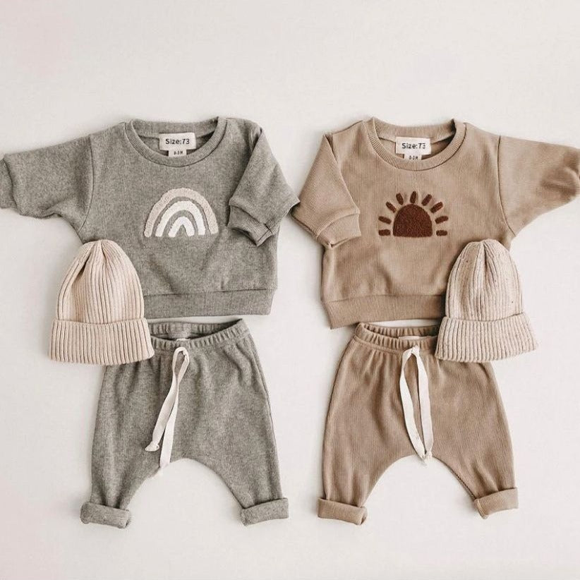 Baby clothes sun and rainbow design set